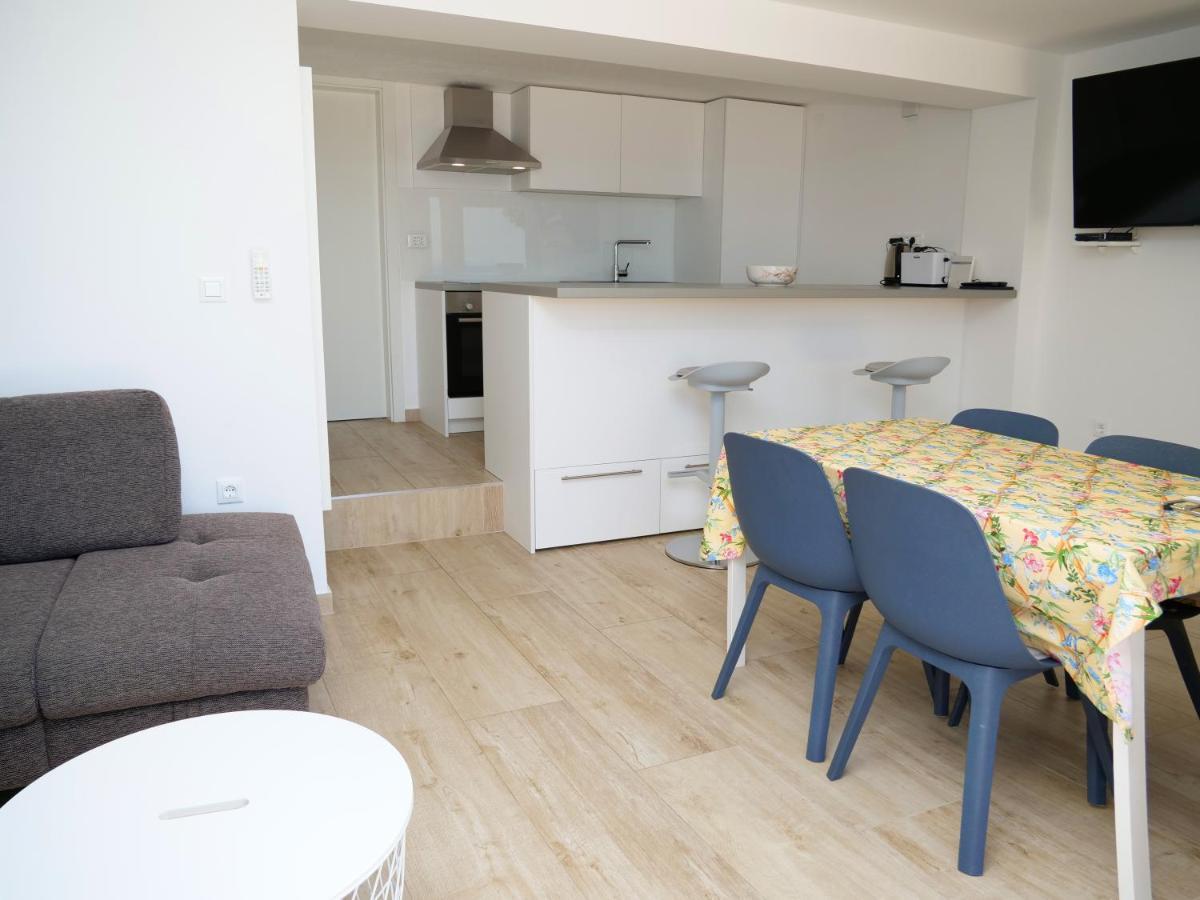 Apartmani Smilja Primošten Exteriör bild